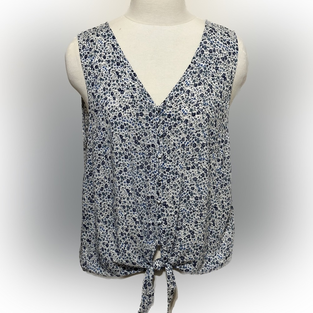 Cynthia Rowley sleeveless, v-neck, tie front blouse